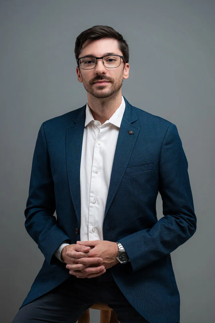 Dr. Ricardo Pierri, cirurgião bucomaxilofacial